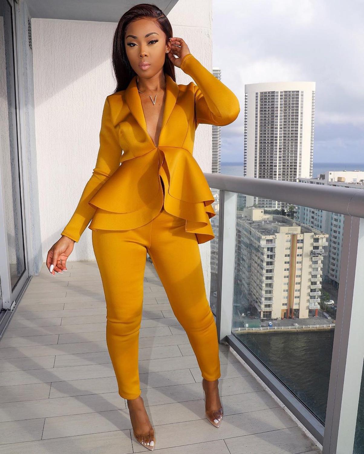Solid two piece pants suit