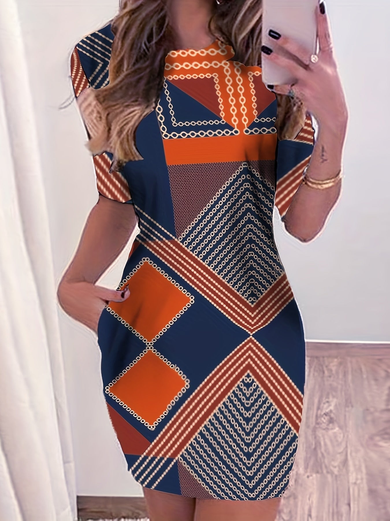 Line pattern short-sleeved dress