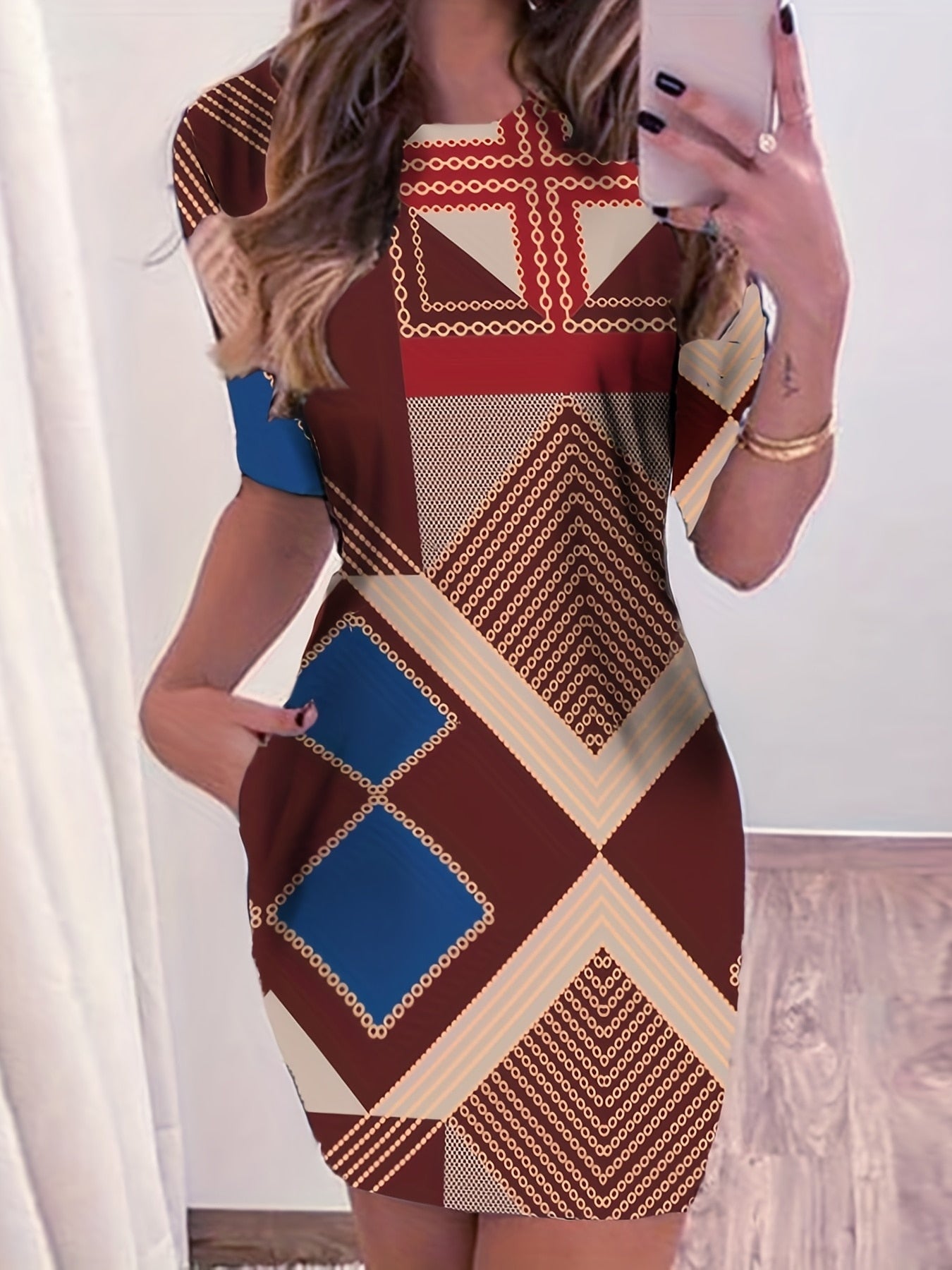 Line pattern short-sleeved dress